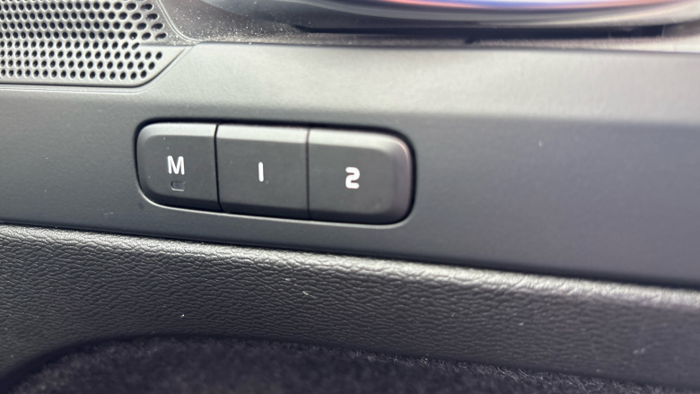 Volvo XC40 2.0 B3P Plus Dark 5dr Auto Petrol Estate